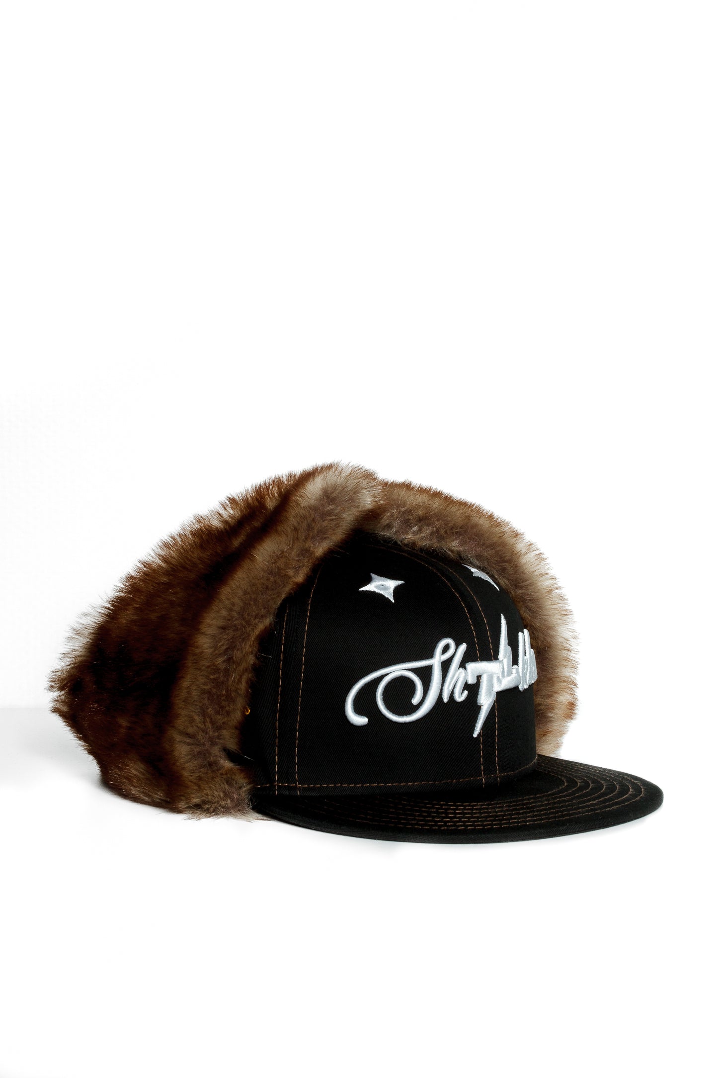 CAP WITH FUR